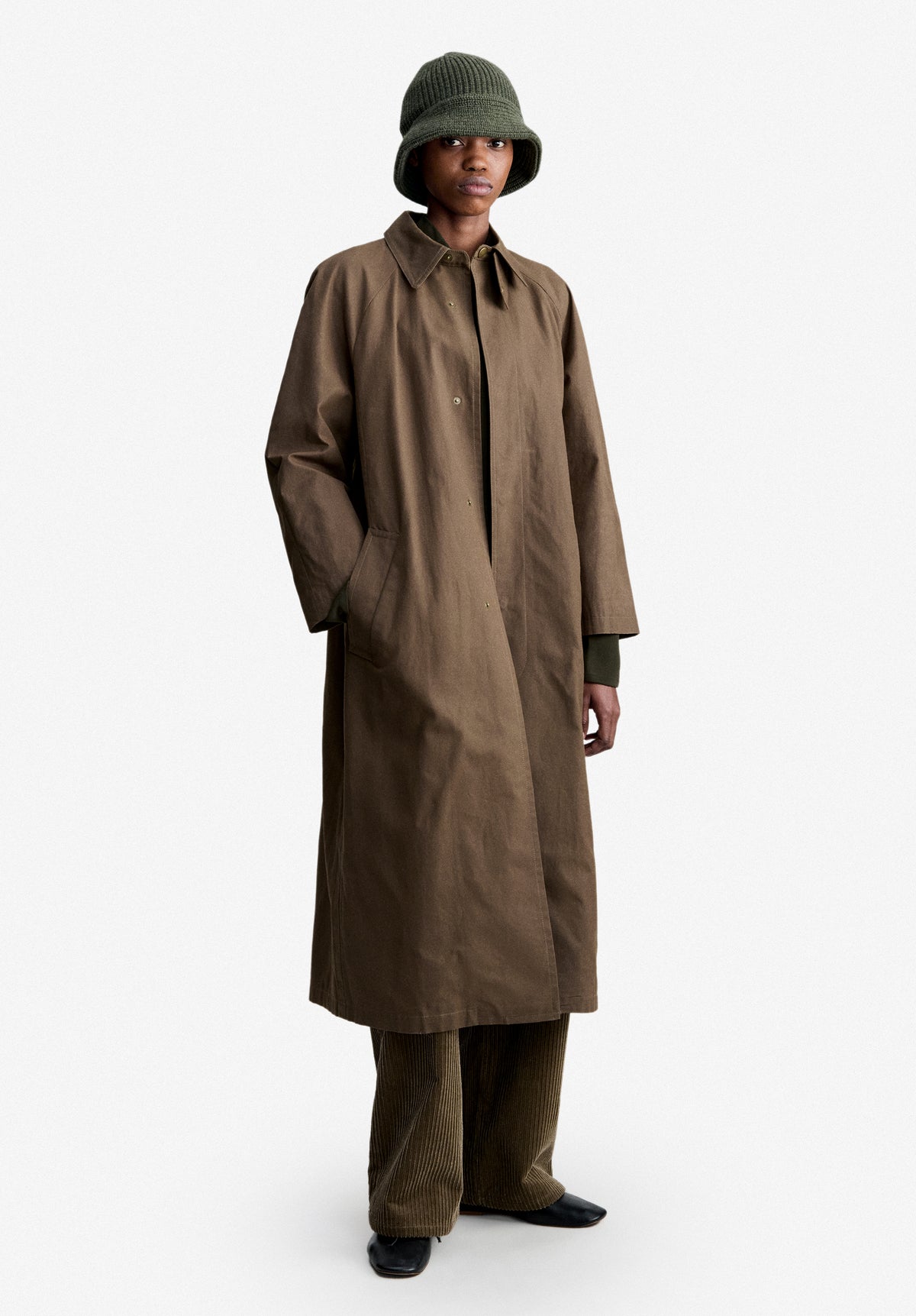 Loose-fit khaki mac in water-repellent waxed cotton - 1