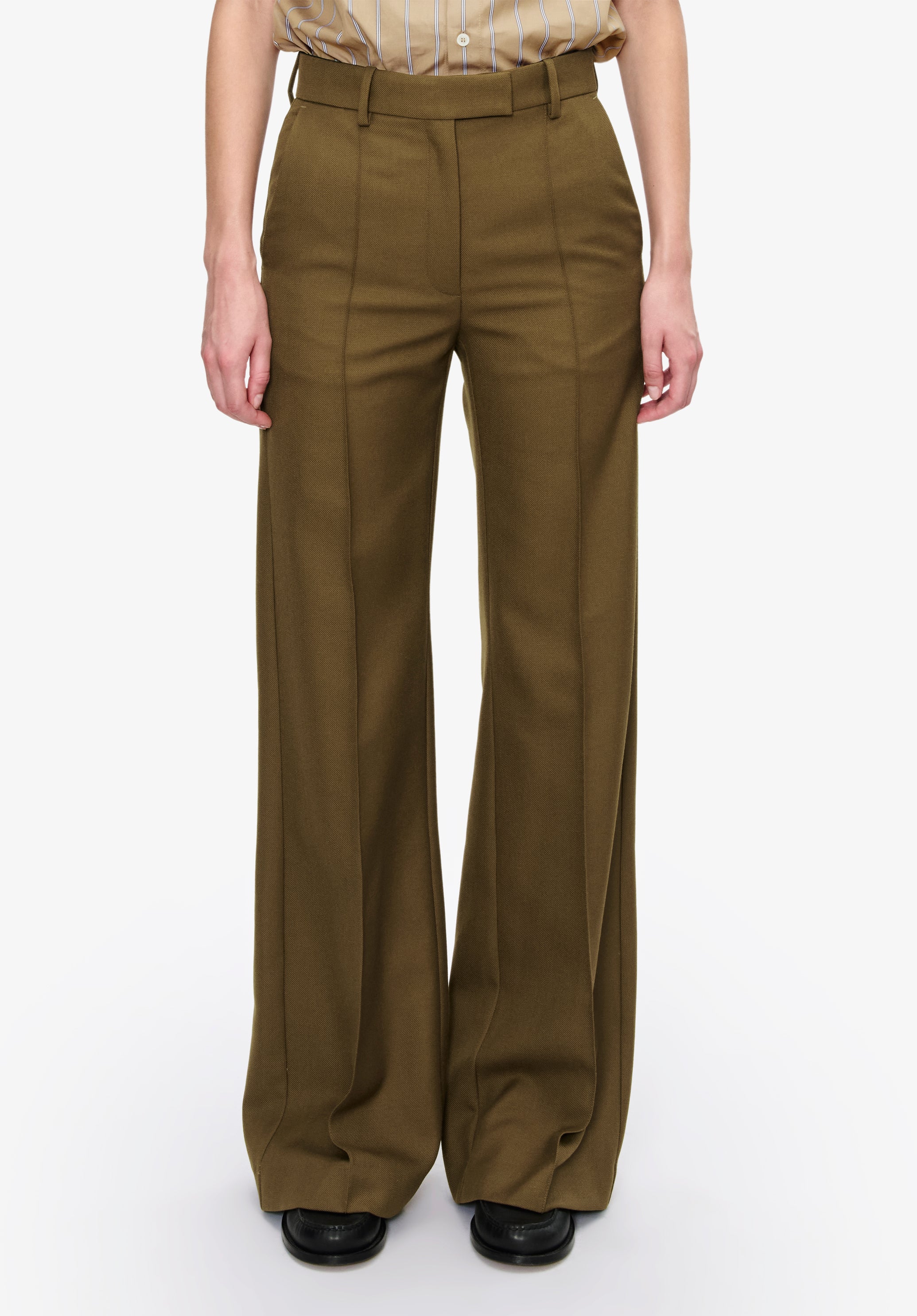 Straight-leg trousers with a permanent crease - 4