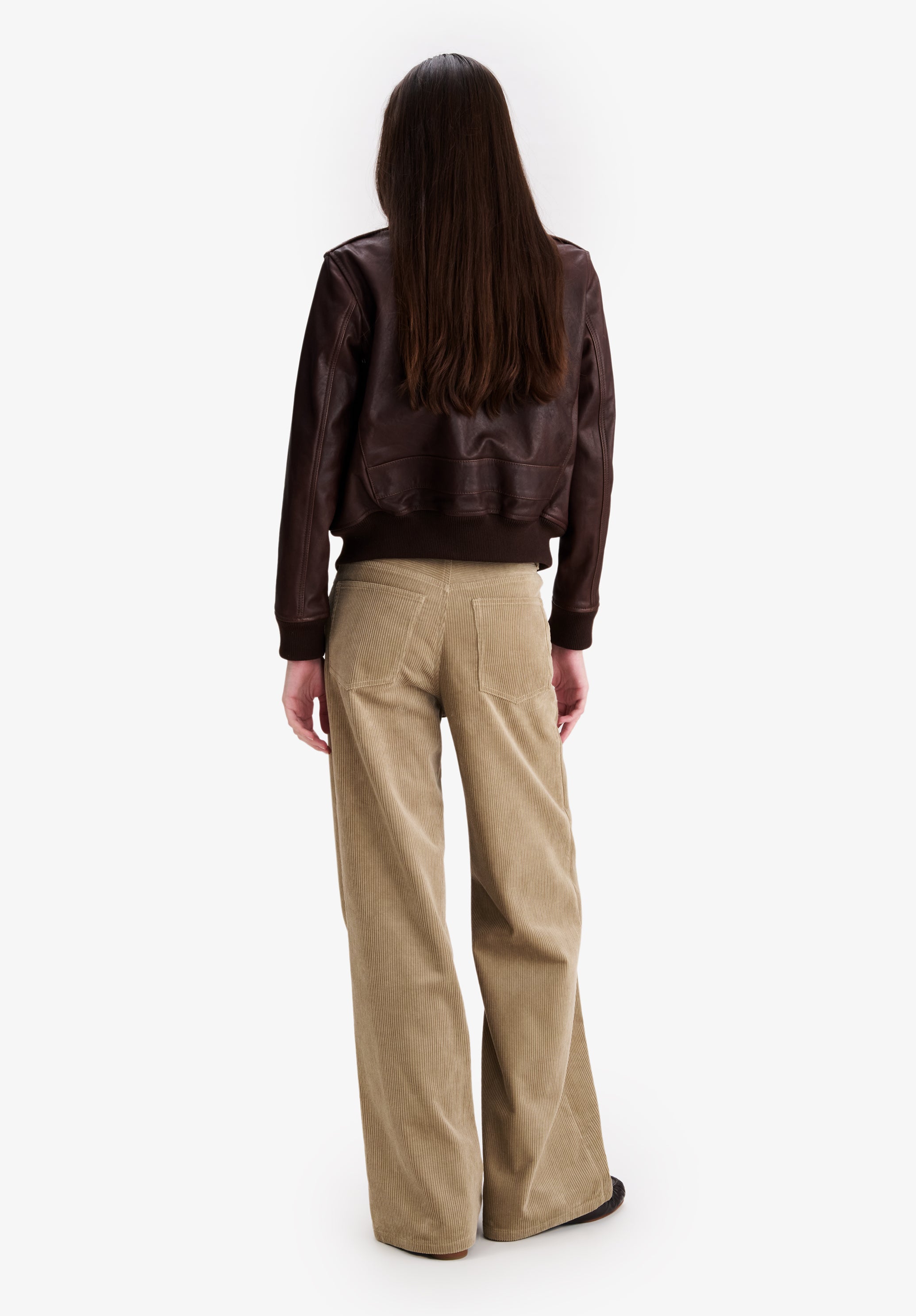Short brown leather jacket - 2