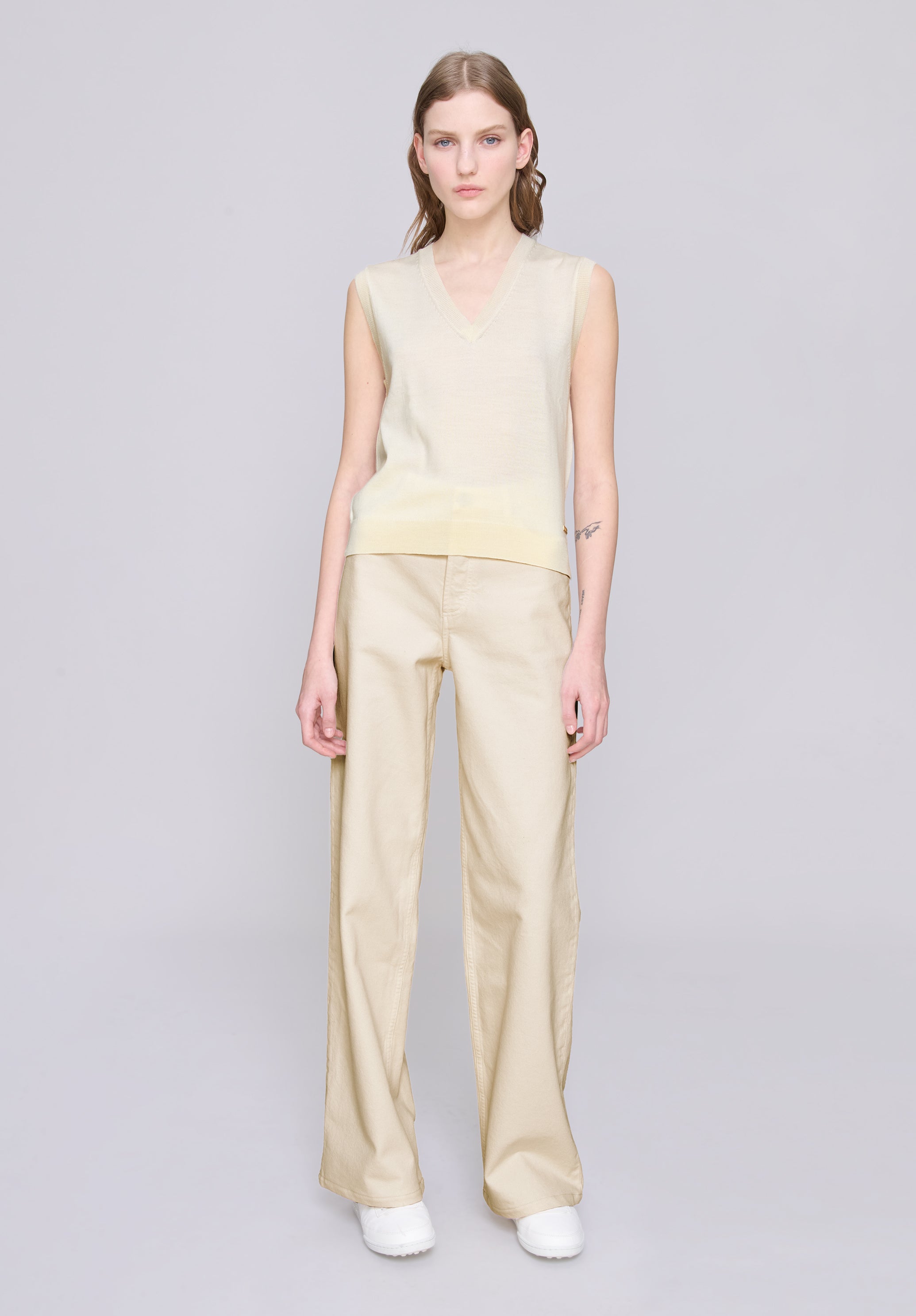 Emilie sleeveless jumper