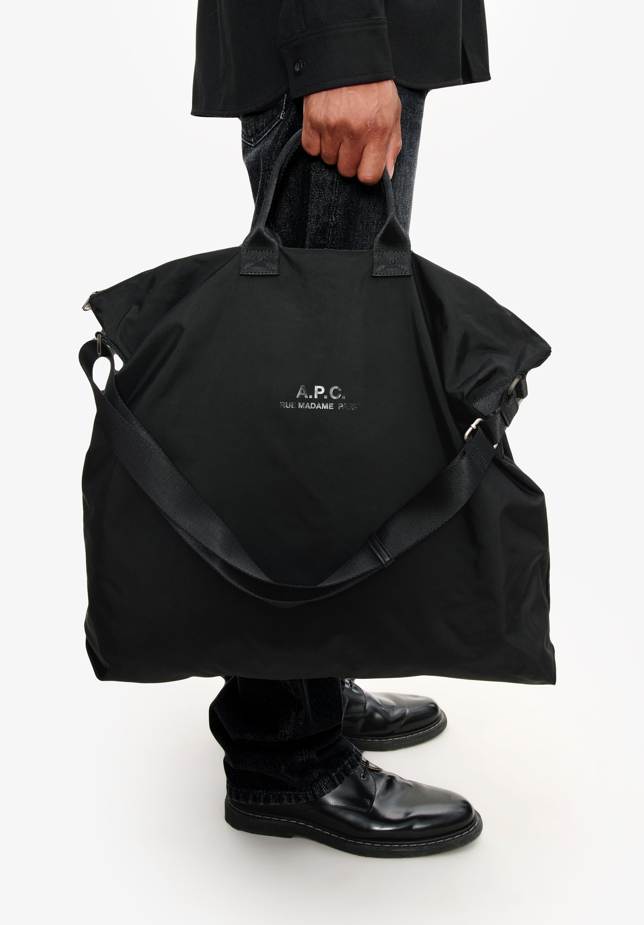 A.P.C. フィッシングバッグ Backstage crossbody bag | A.P.C.