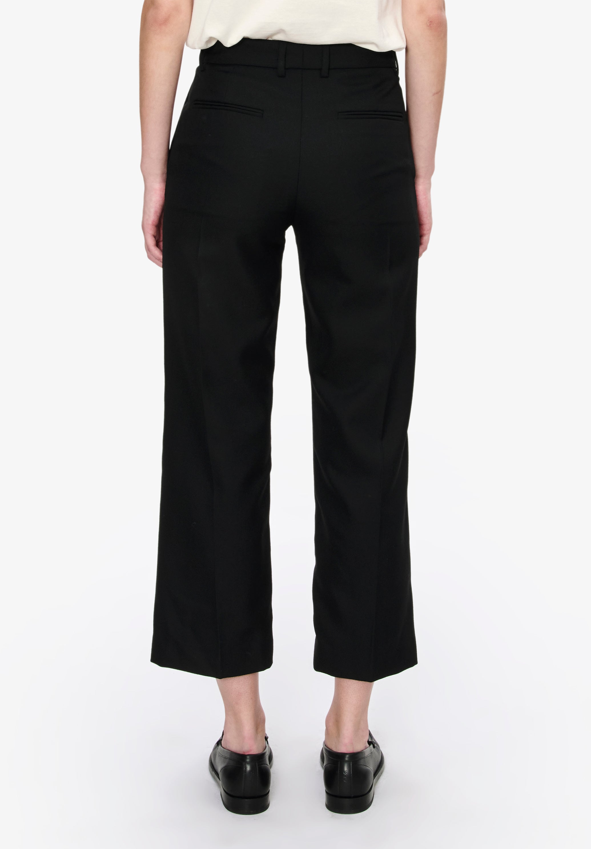 Straight-leg trousers with a permanent crease | A.P.C.