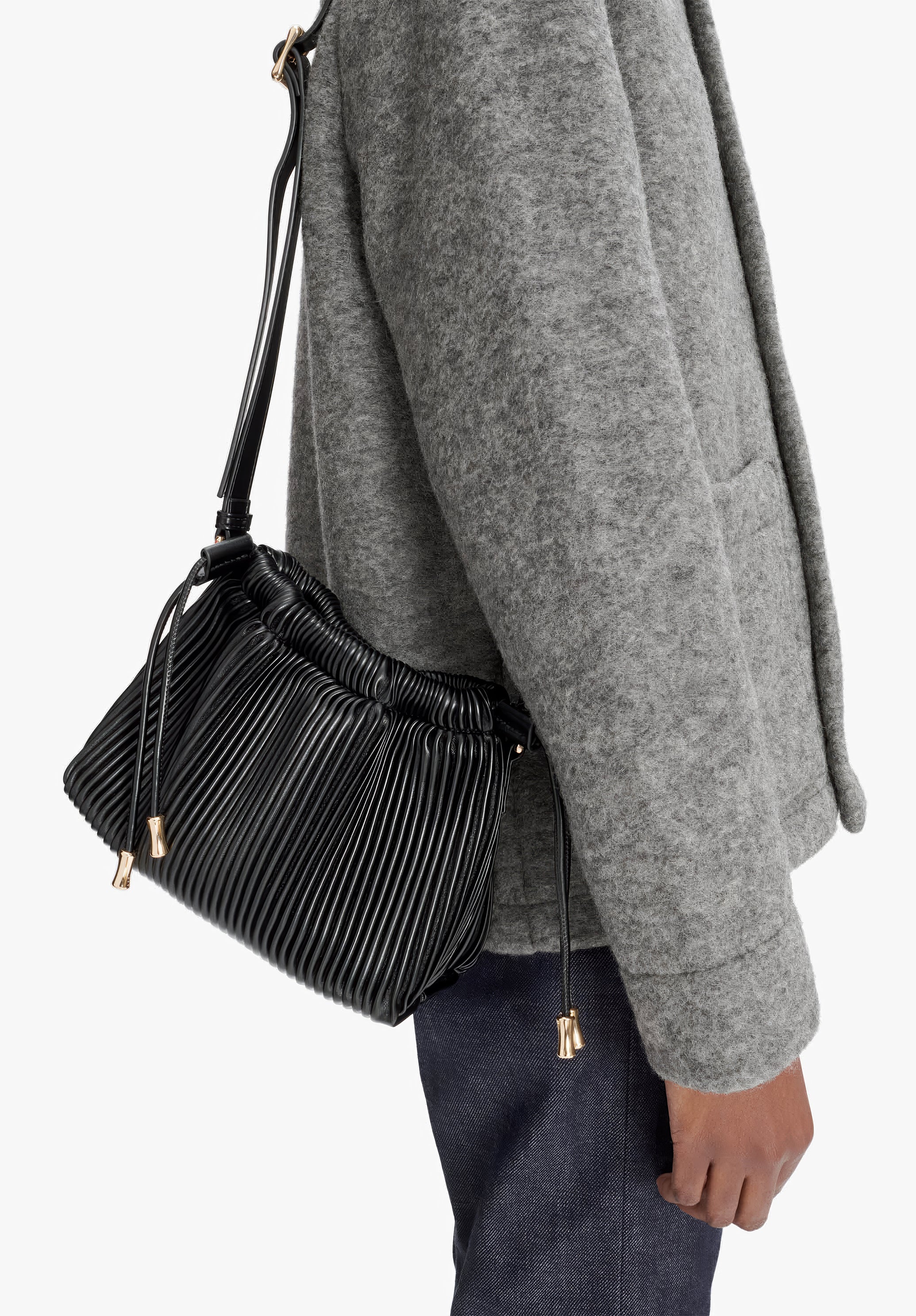 A.P.C. レディース ショルダーバッグ NINON MINI BAG Ninon ミニバッグ｜FEMME ｜A.P.C. | アーペーセー日本公式