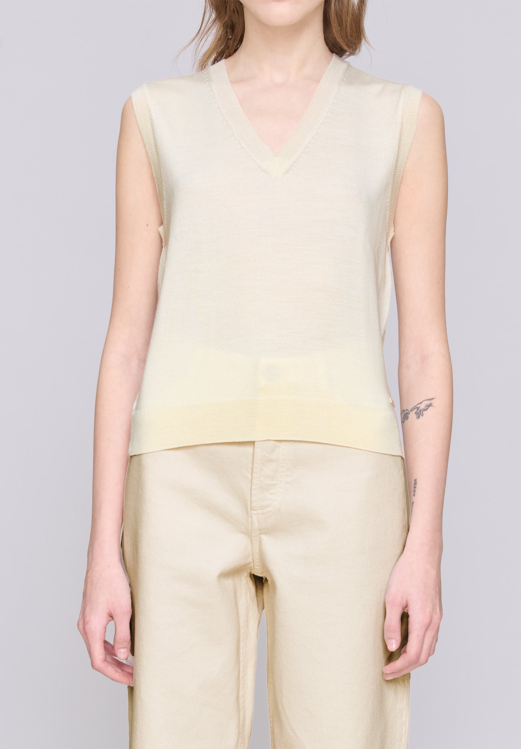 Emilie sleeveless jumper