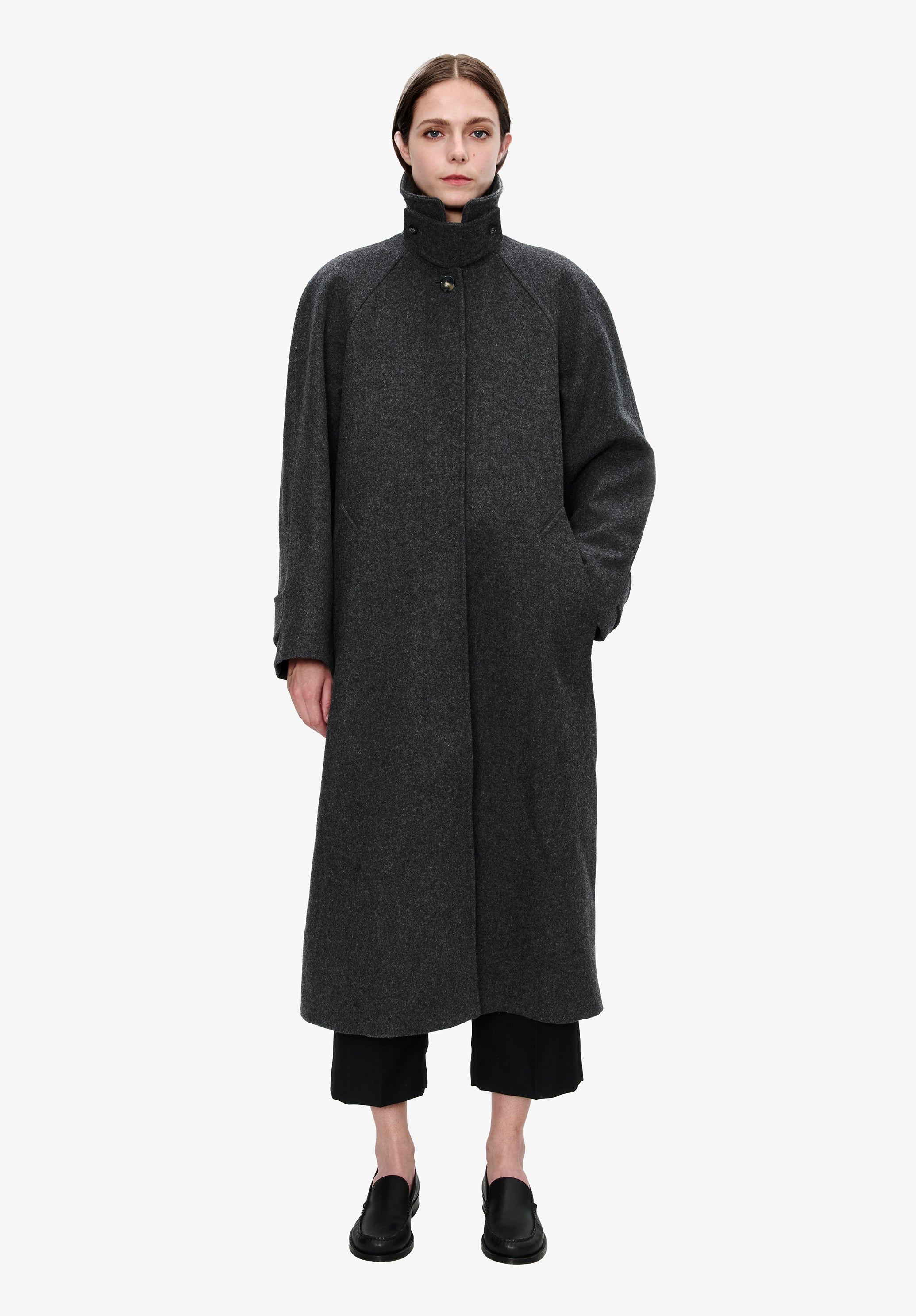 Oversize solid-colour coat with raglan sleeves | A.P.C.