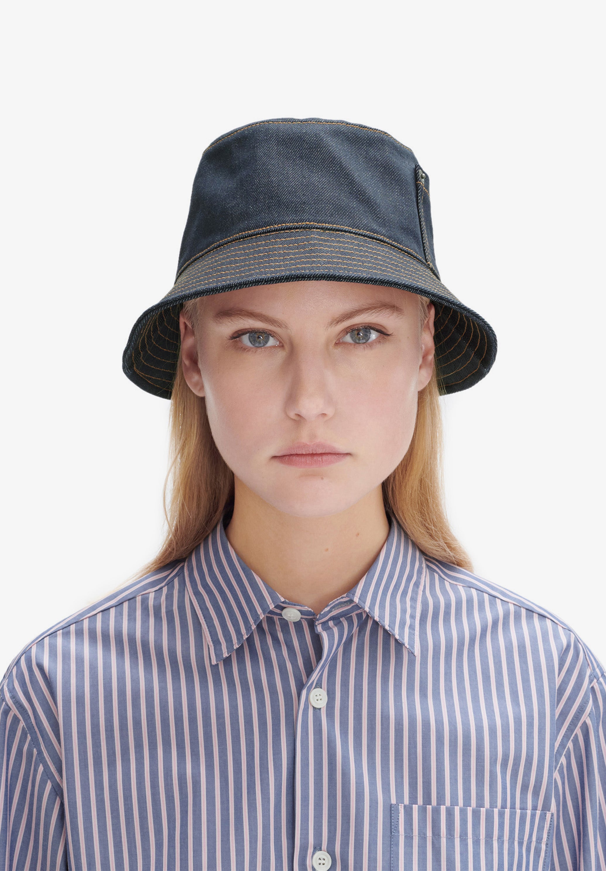 ハット A.P.C. Woman Hat Sand WVBBRM25075 CAB A.P.C. Outlet: Hat woman - Sand | A.P.C. hat WVBBRM25075